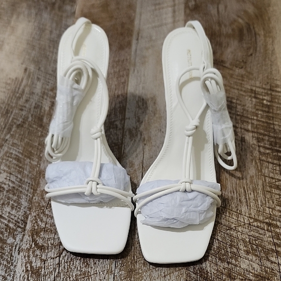 PrettyLittleThing Shoes - PrettyLittleThing Black and White Heels with Chunky Platform and Thin Straps